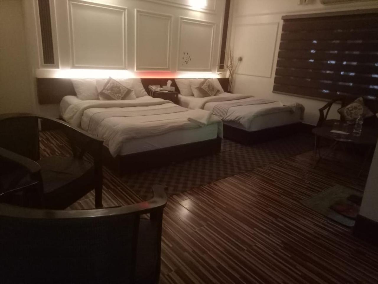 Rezala Restaurant And Residence Дакка Экстерьер фото