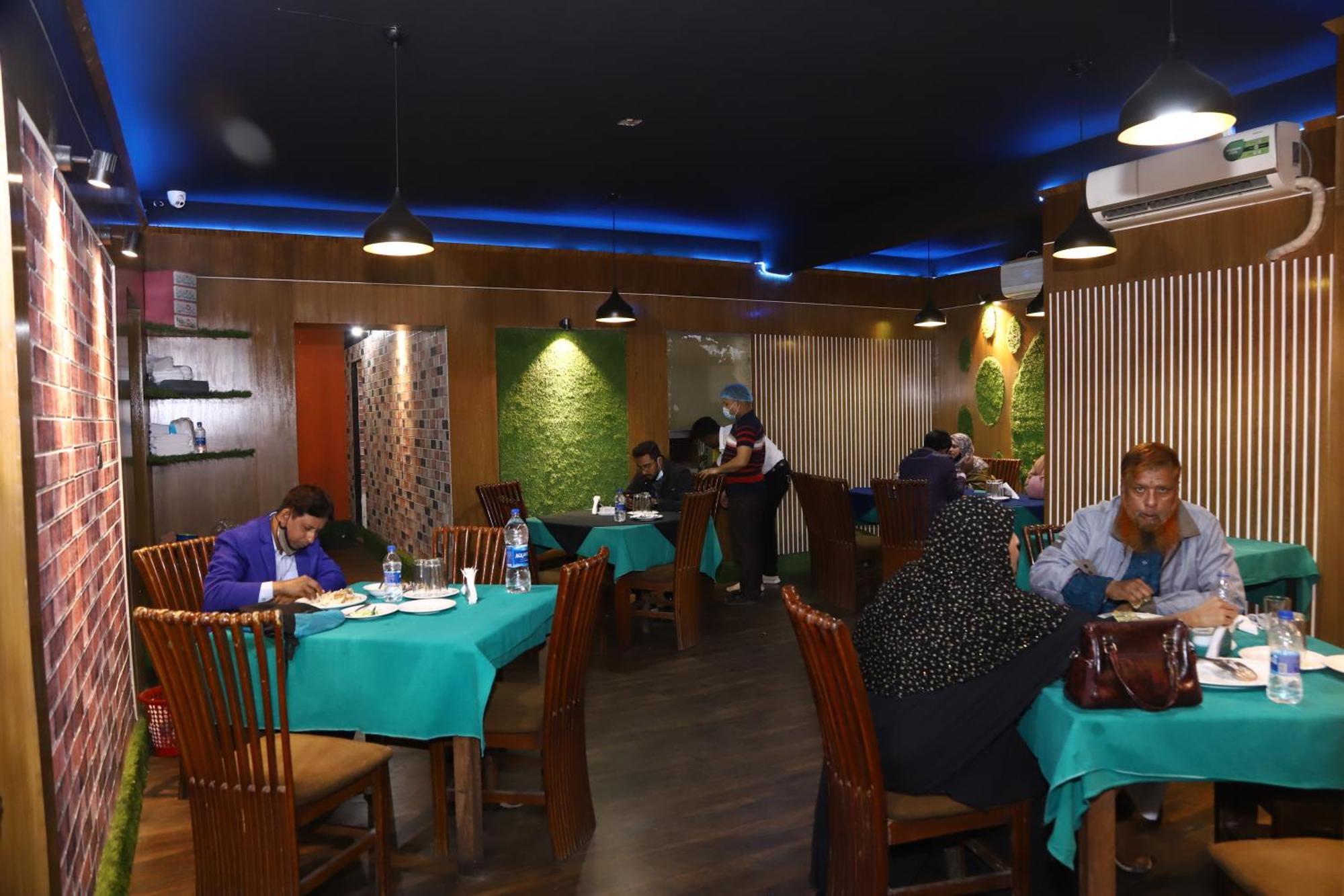 Rezala Restaurant And Residence Дакка Экстерьер фото